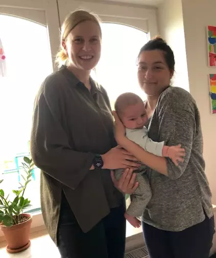 Frauen mit Baby